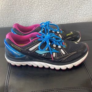 Brooks Transcend running shoes size 11